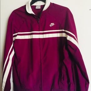 NIKE WOMENS WIND BREAKER JACKET